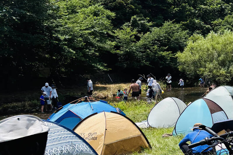 こちらは、キャンプや釣り場として人気の「落合川いこいの水辺広場」。夏には地域の子どもやボーイスカウトたちで賑わっているそうです。(徒歩11分)