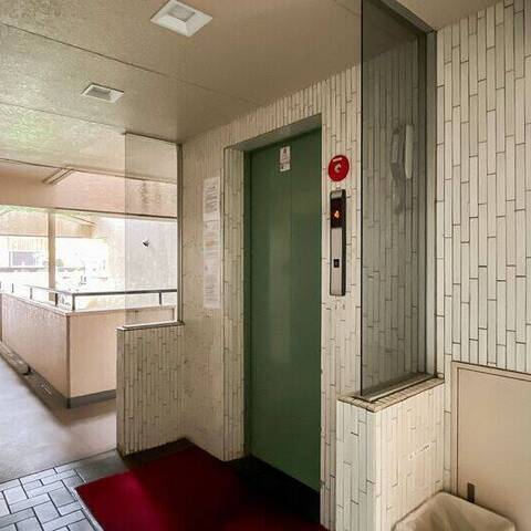 マック千歳烏山コートの室内写真