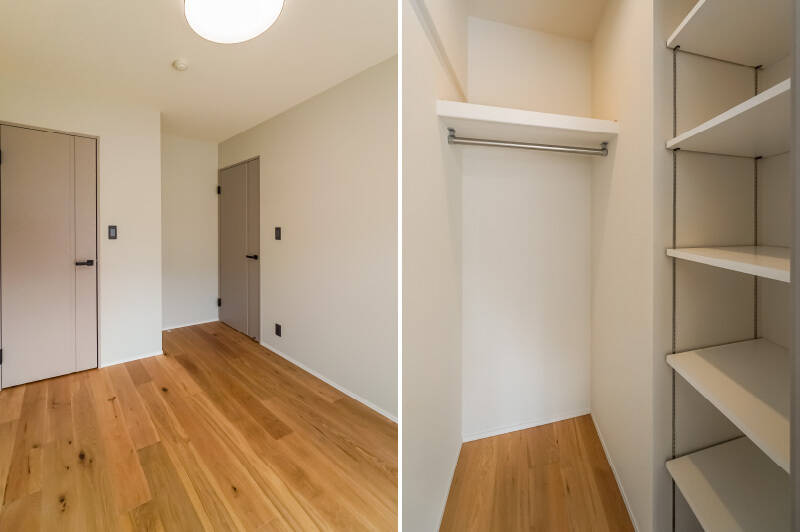 <b>左・</b>窓の反対側にあるドアを開けると、中は奥行きの深い収納になっています。／<b>右・</b>ジャジャン。可動棚も備わっており、持ち物を効率的に収納できそうですよ。