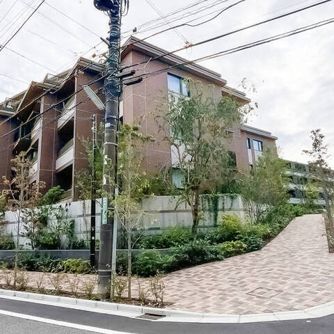 アトラスシティ千歳烏山グランスイート 風ノ棟の建物・共用部写真