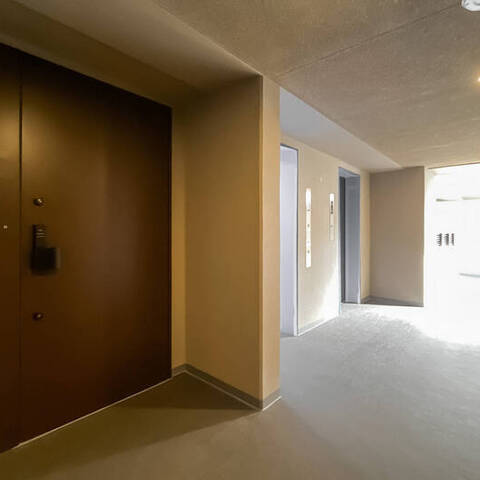 アトラスシティ千歳烏山グランスイート 風ノ棟の建物・共用部写真