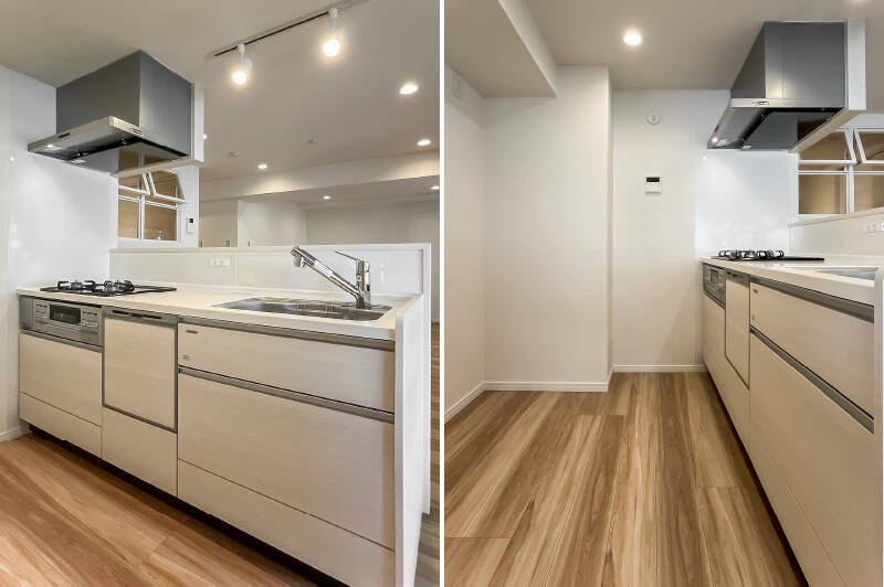 <b>左・</b>キッチンは、浄水器付き水栓・3口コンロ・食洗機を完備。/<b>右・</b>背面には冷蔵庫置き場とカップボードを置けるスペースを確保しています。