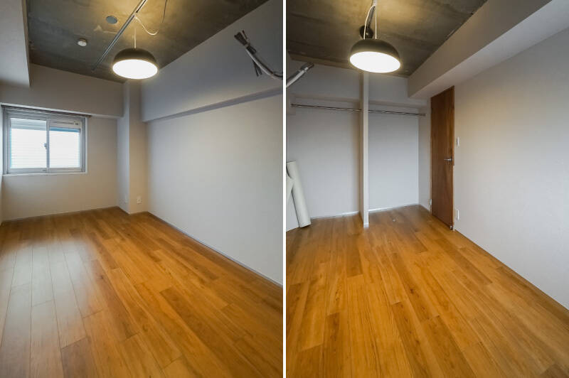 <b>左・</b>廊下を挟んだお向かいに、寝室にちょうどよさそうな洋室が。こちらにも、共用廊下に面した西向きの窓があります。/<b>右・</b>収納はオープンタイプのクローゼットが用意されていますよ。