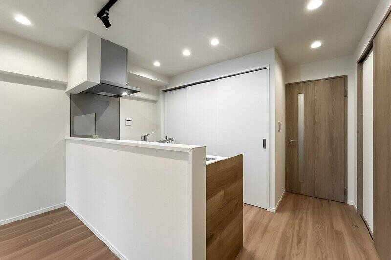 対面式のため、緑に癒されながらお料理できます♪