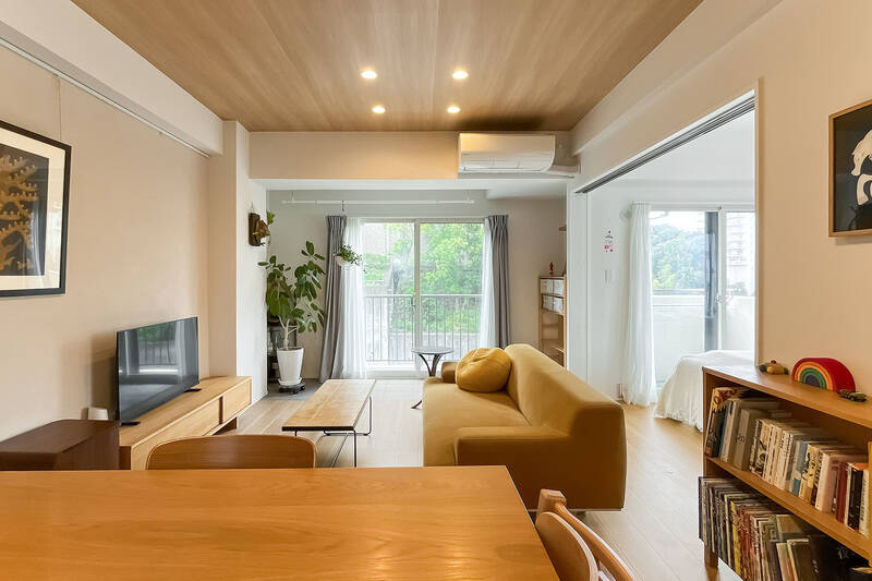 隣接する洋室Aの扉を開けると、より開放的に。扉の開閉は、暮らしのシーンに合わせるとよさそうですね。