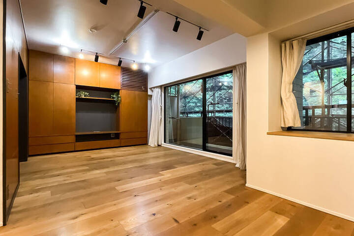 呼応するグリーン