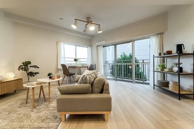 約15.5帖のLDKは、先っぽが尖った個性的な矢印型。