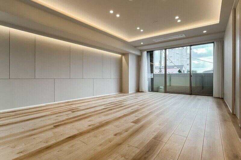 日当たり良好ですが、リビングダイニング（LD）部分には床暖房も入っています。