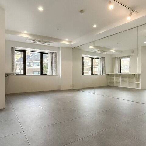 インペリアル表参道の室内写真