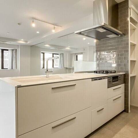 インペリアル表参道の室内写真