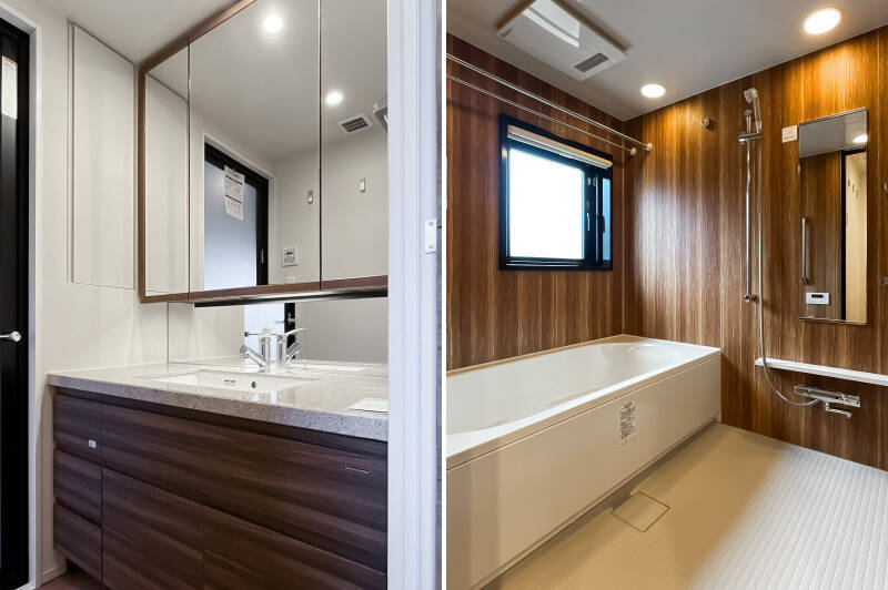 <b>左・</b>大きなミラーが付いた洗面台。サイドには収納スペースが備わっています。／<b>右・</b>バスルームには窓があるので、外の空気を感じながら露天風呂気分で入浴できそう。