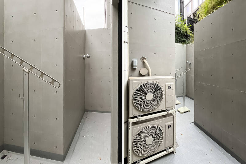 ひんやりとした空気が気持ちいい。日照時間は限られますが、パティオには物干し金具が設置されているので、洗濯物を干すこともできますよ。