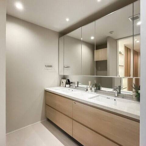 GLOBAL FRONT TOWERの室内写真