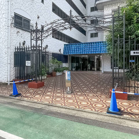 秀和目黒駅前レジデンスの建物・共用部写真