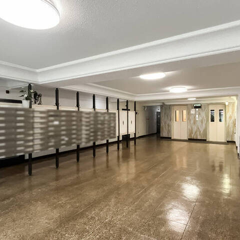 秀和目黒駅前レジデンスの建物・共用部写真