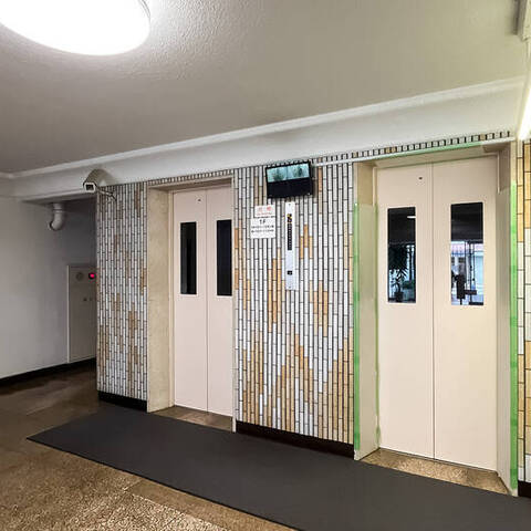 秀和目黒駅前レジデンスの建物・共用部写真