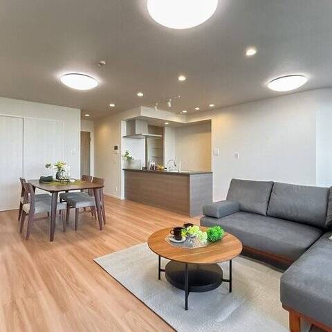 ヨコハマタワーリングスクエアの室内写真