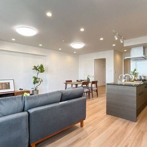 ヨコハマタワーリングスクエアの室内写真