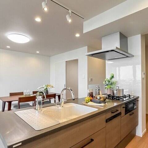 ヨコハマタワーリングスクエアの室内写真