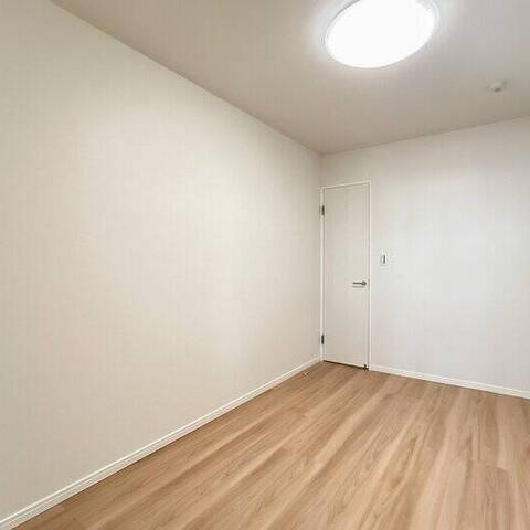 ヨコハマタワーリングスクエアの室内写真