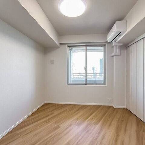 ヨコハマタワーリングスクエアの室内写真