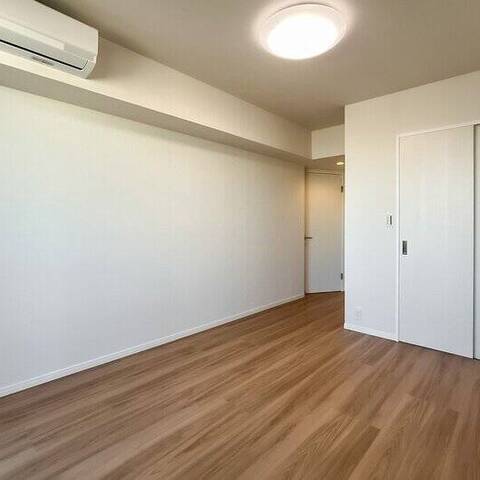 ヨコハマタワーリングスクエアの室内写真