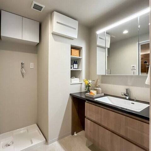 ヨコハマタワーリングスクエアの室内写真