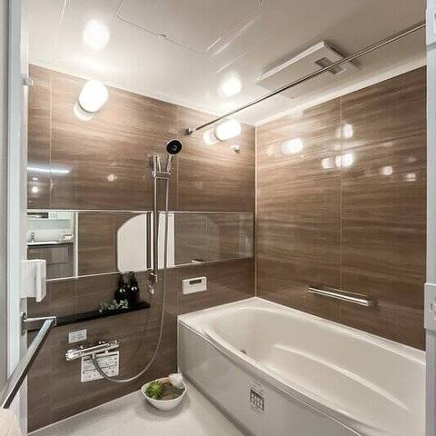 ヨコハマタワーリングスクエアの室内写真