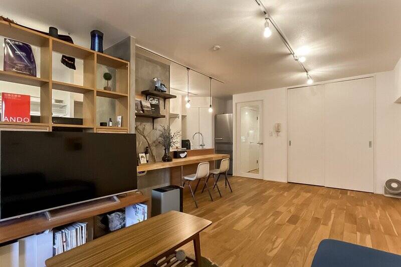 LDには引き戸2枚分の収納を完備。生活雑貨をしまえば、すっきりと過ごせますね。