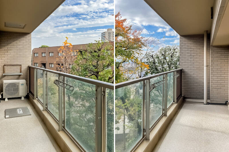 バルコニーは南西向き。ややゆとりがある広さです。物干し金具も備わっていますよ。