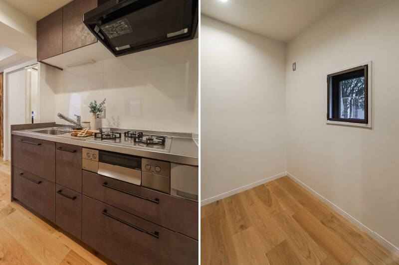 キッチンは食洗機を持たない分、たっぷりと収納スペースを確保しています。背後のスペースに換気できる小窓があるのはポイント高いですね！