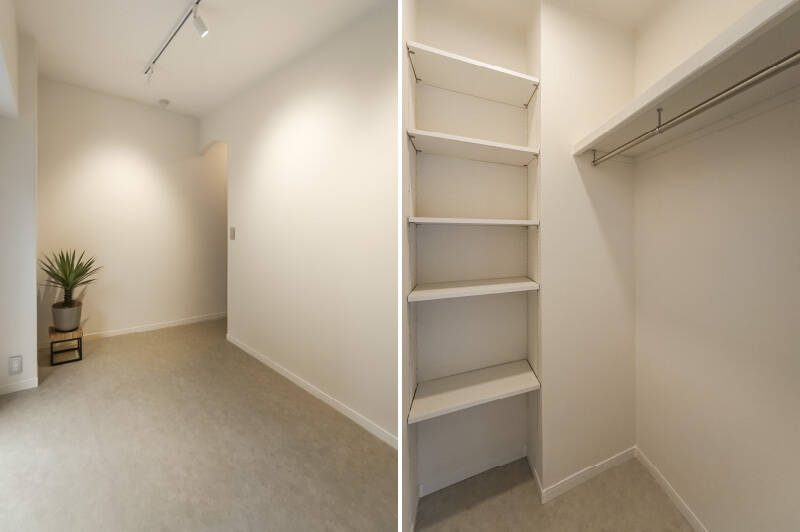 <b>左・</b>スッキリときれいな四角形の空間。奥には、同様にドアを持たないセミオープンなウォークインクローゼット（WIC）が備わっています。／<b>右・</b>このWICだけで約1帖の大きさ。シェルフの棚板は好みの位置にカスタマイズ可能です。