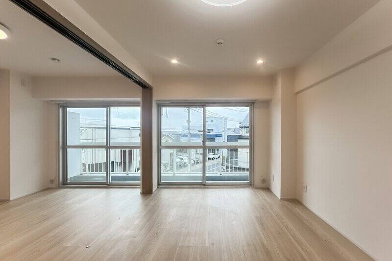 キッチンから見たビュー。キッチンに立ちながら子どもの様子やテレビも見られそう◎