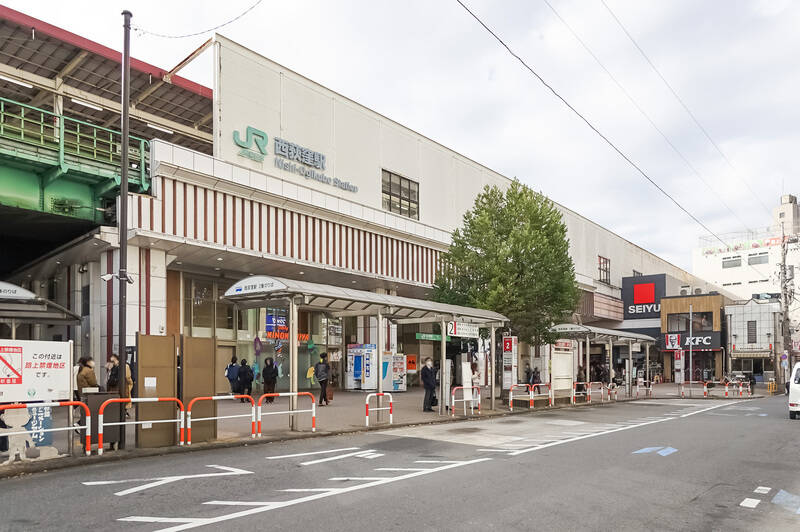 取材で訪れたのは、JR中央・総武線「西荻窪」駅。中央線好きの中では言わずと知れた、ディープな魅力のある街。街巡りをしたいところですが、まずは物件へ向かいましょう。