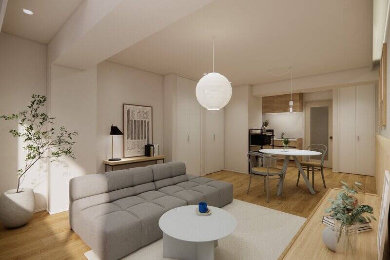 LDKの広さは約17.4帖。内装は木と白の温かみある空間に。トールサイズの収納が3つもあるので、急な来客でもすっきり片付きますね。