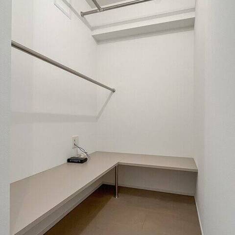 ホワイトレジデンスの室内写真