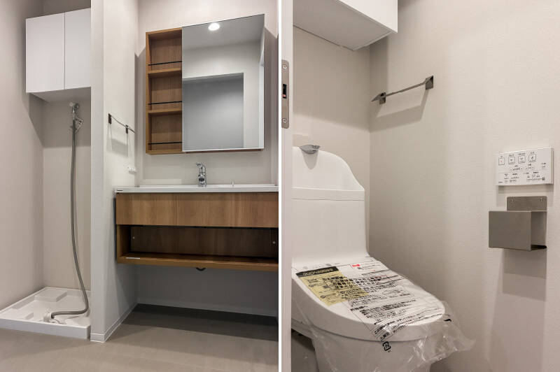 洗面台は、見せる×隠すを使い分けられる収納の工夫に注目。トイレには洗面室からアクセスする間取りです。