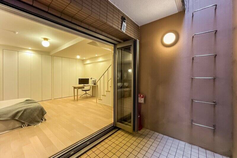 アウトドア用の椅子などを置いて、外の空気にあたりながらクールダウンする空間にしてみてくださいね。