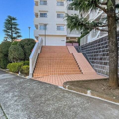 三井馬事公苑南ハイツの室内写真