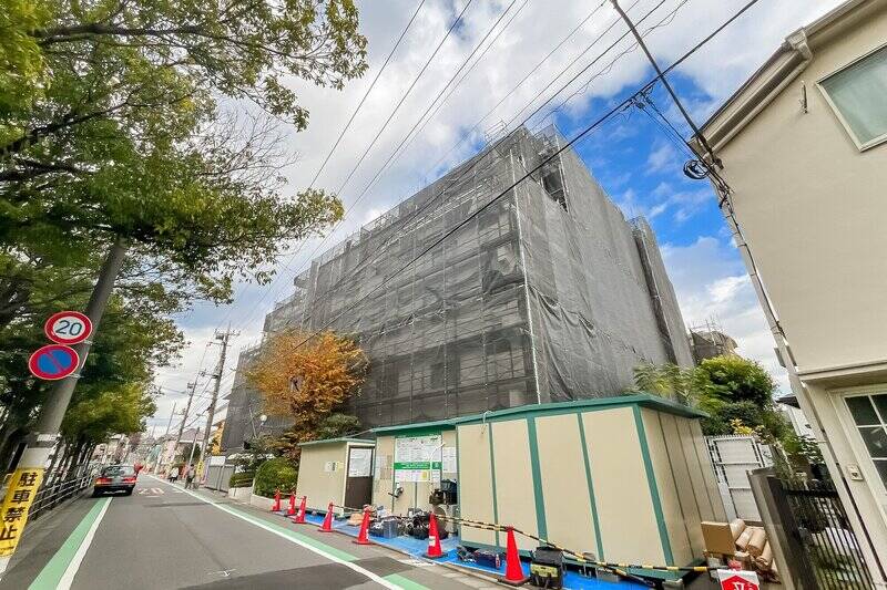 1973年築、全72戸。カウカモスタッフにもファンの多いレトロヴィンテージマンションです。