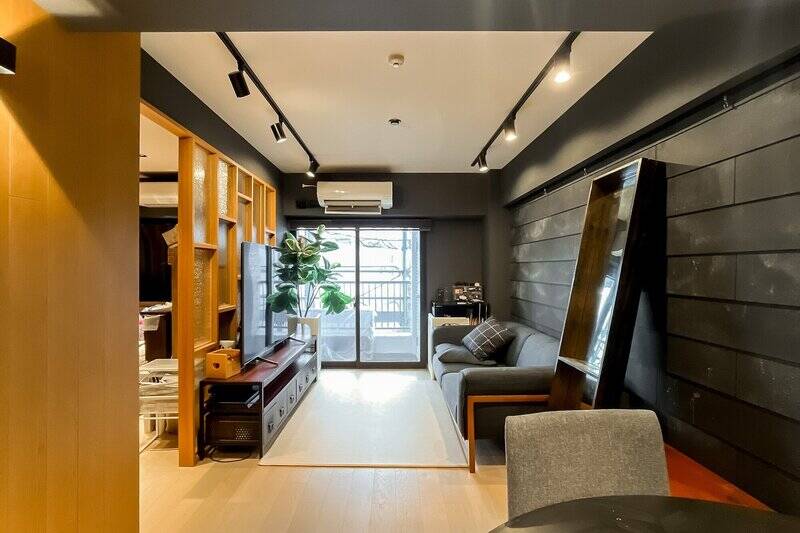 キッチンからの眺め。次に左手の洋室を拝見しましょう。