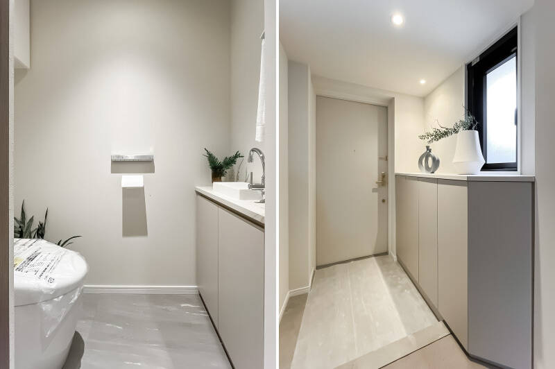 <p><b><b>左・</b></b>トイレには手洗いボウルが備わっています。／<b>右・</b>玄関は窓から差す自然光で明るい気分に。</p>