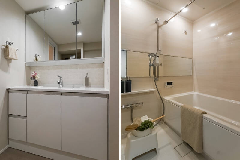 <b>左・</b>3面鏡付きの洗面台。/<b>右・</b>1418サイズの浴室乾燥暖房機付きのユニットバス。