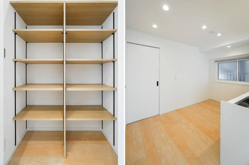 <b>左・</b>収納棚を開けると、奥行きの深さにびっくり。中に照明がついているのも便利なポイントです。/<b>右・</b>冷蔵庫や食器棚は背後のスペースに◎ それでは左手の引き戸を開けて、洋室Bに進みましょう。