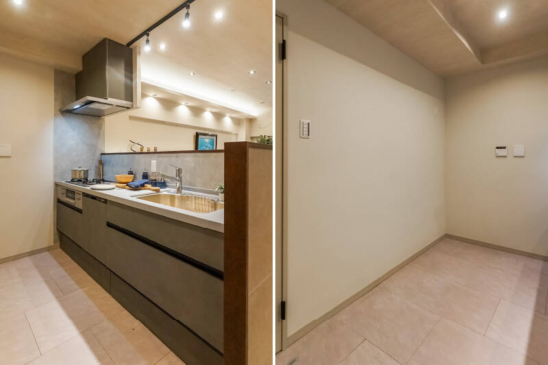 3口コンロと食洗機付きで、背面には収納を置くための余白がたっぷりと用意されています。