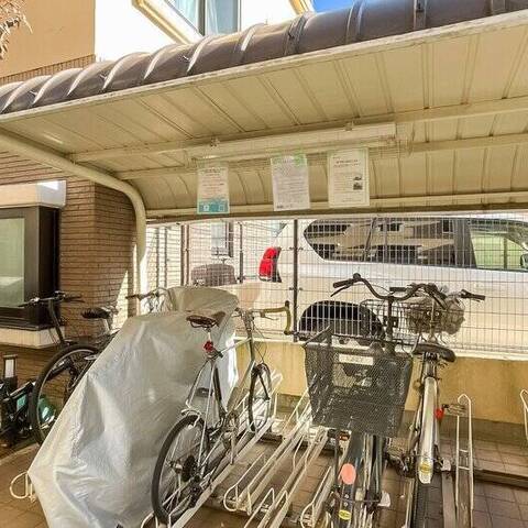 アリーナ赤塚の室内写真