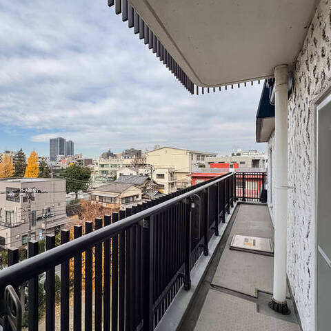 秀和大山レジデンスの室内写真