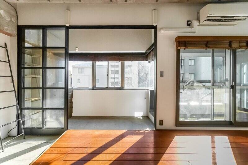 インナーテラスもあり、日向ぼっこにぴったり。引き戸で仕切れるようになっています。