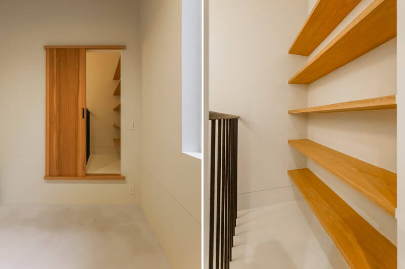 出入り口とは別の扉を開けると、オープン収納が。こちらは玄関の吹き抜けに面したスペース。