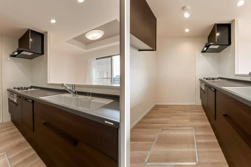 食洗機、3口ガスコンロにグリル付き。収納は背面の天井部と床に備わっています。